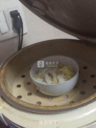 婴儿宝宝辅食——白菜肉末浓汤的做法步骤：1