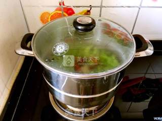 盐水毛豆的做法步骤：4
