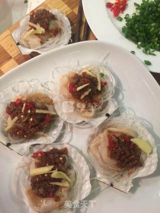 蒜蓉粉丝蒸扇贝的做法步骤：5