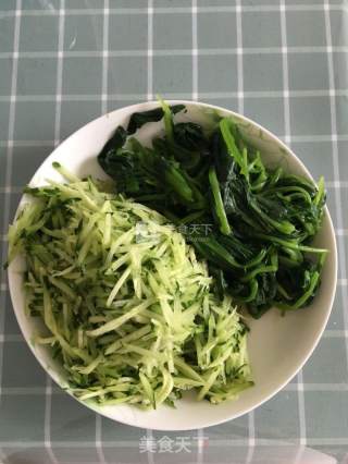 毛豆炸酱面的做法步骤：2