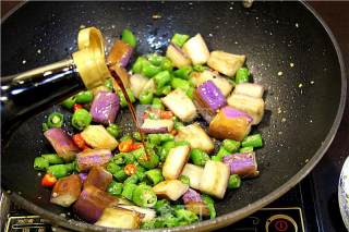 素小炒肉茄子丁素心居静不吸油的做法的做法步骤：14