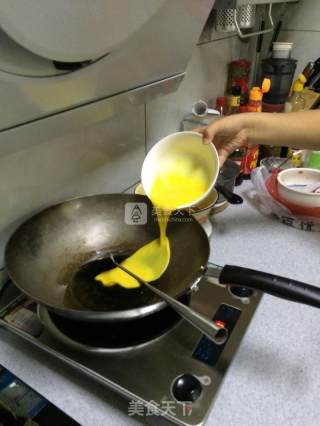 9岁暖男的美味蛋炒饭的做法步骤：2