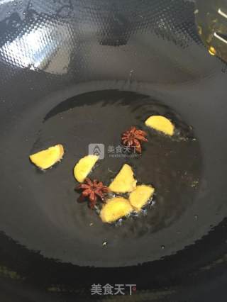 红烧鸡脖子 好吃不腻 伙伴们可以试一下 非常简单的做法步骤：3