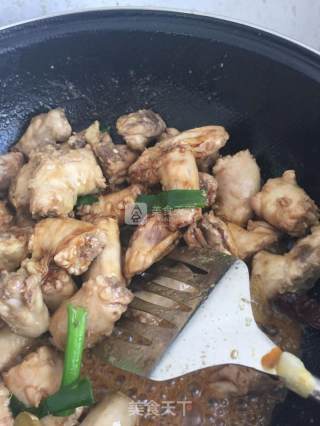 红烧鸡脖子 好吃不腻 伙伴们可以试一下 非常简单的做法步骤：6