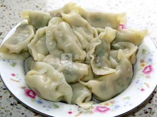 【芹菜虾皮鲜肉水饺】的做法步骤：6