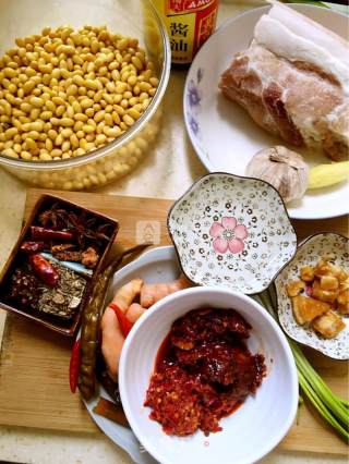 黄豆烧肉的做法步骤：1