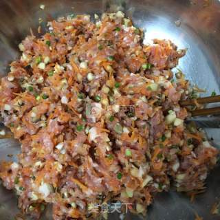 香菇胡萝卜猪肉水饺的做法步骤：5