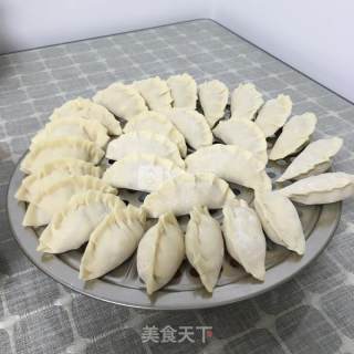 香菇胡萝卜猪肉水饺的做法步骤：6
