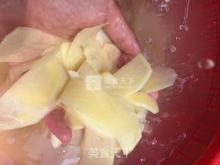 凉拌土豆片--土豆新吃法的做法步骤：2