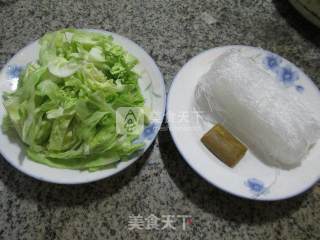 咖喱圆白菜粉丝汤的做法步骤：1