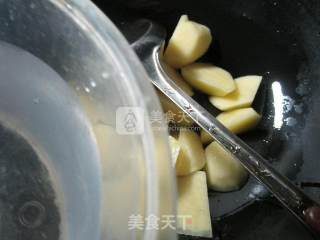 红烧土豆的做法步骤：4