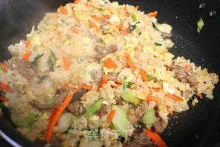 简单美味牛肉鸡蛋炒饭的做法步骤：11