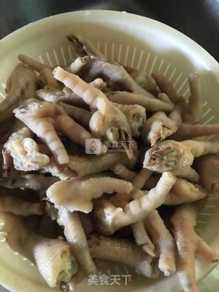 罗汉果陈醋泡鸡脚的做法步骤：4