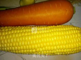玉米红萝卜蛋炒饭的做法步骤：1