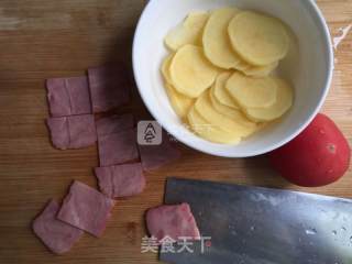 蛋抱土豆培根的做法步骤：2