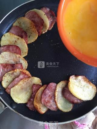 蛋抱土豆培根的做法步骤：4