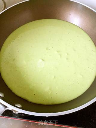 芹菜虾皮鸡蛋饼（少油版）的做法步骤：4
