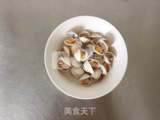 鲜上加鲜的快手靓汤——蛤蜊紫菜汤的做法步骤：3