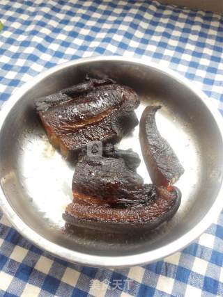 苦瓜炒腊肉的做法步骤：2