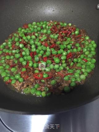 萝卜干青豆炒肉末的做法步骤：5