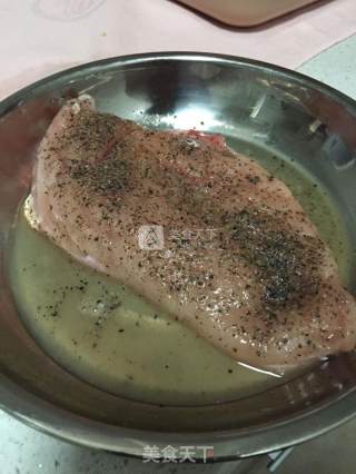 香煎蜂蜜鸡扒的做法步骤：1