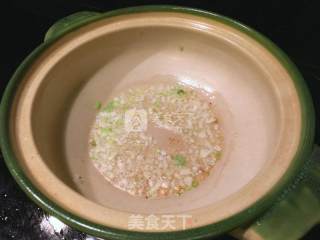 砂锅葡萄酒炖鸡的做法步骤：3