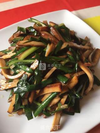 韭菜炒豆干的做法步骤：6