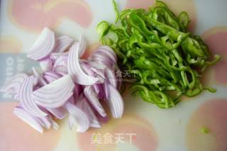 孜然青椒肉丝炒面的做法步骤：4