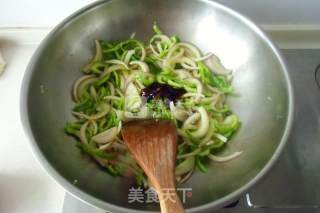 孜然青椒肉丝炒面的做法步骤：6