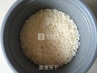 小黄人蛋包饭的做法步骤：2