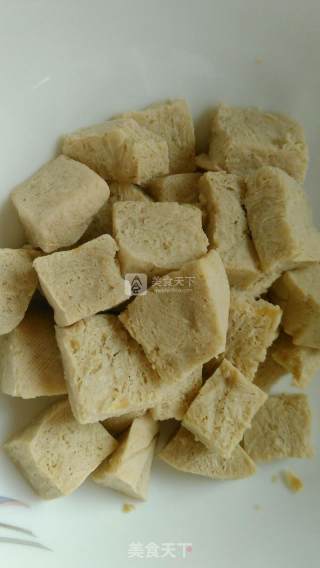 大白菜炖冻豆腐的做法步骤：1