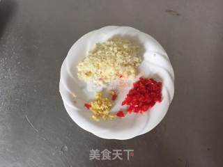 夏日里简单有面的宴客菜——蒜蓉粉丝蒸虾的做法步骤：6