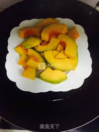 芝麻南瓜饼的做法步骤：3