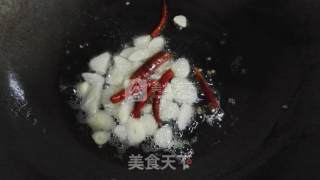炒野生黄牛犊菌的做法步骤：5