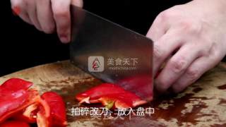 红椒爆猪肚的做法步骤：7