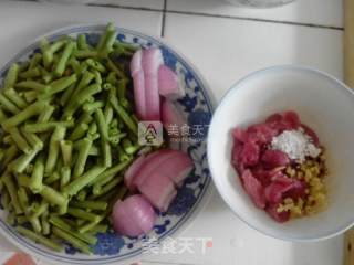 豆角烧肉的做法步骤：2