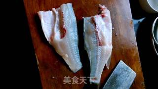 鲈鱼海苔蛋卷的做法步骤：1