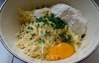 香煎土豆丝饼的做法步骤：2