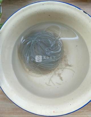 鸭血粉丝汤的做法步骤：4