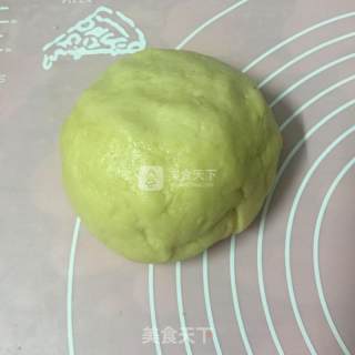 蛋黄酥的做法步骤：3