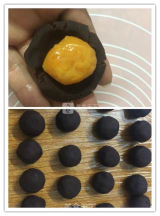 蛋黄酥的做法步骤：11