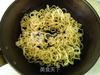 方便面鸟巢蛋的做法步骤：4