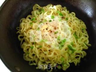 方便面鸟巢蛋的做法步骤：9