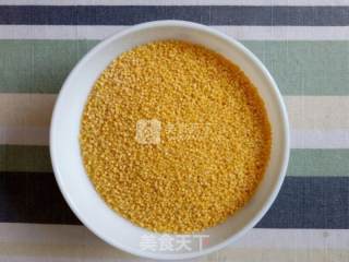 消暑饮品――炒谷米汤的做法步骤：1