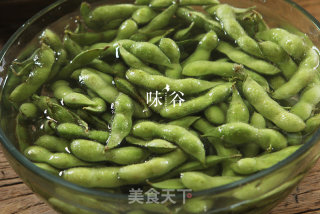麻辣水煮毛豆的做法步骤：2