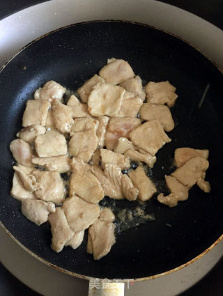 西蓝花炒鸡胸的做法步骤：10
