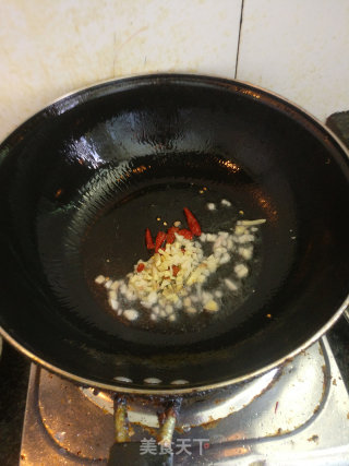 酱汁花甲的做法步骤：2