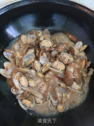 酱汁花甲的做法步骤：4