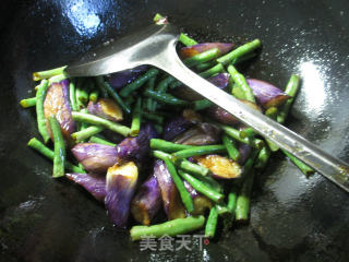 带豆炒茄子的做法步骤：7