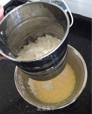 电饭煲蛋糕的做法步骤：2